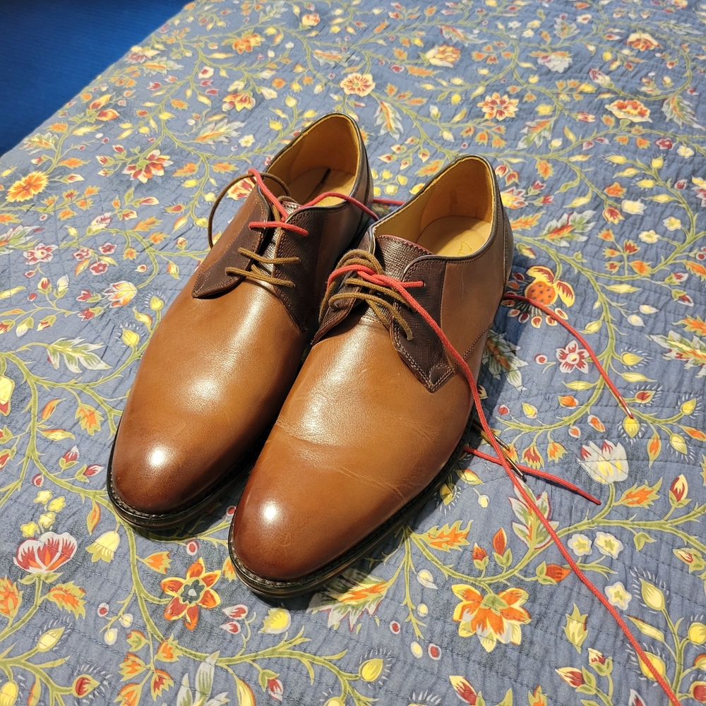 Clarks Tan Leather Men's Oxfords with Red Laces